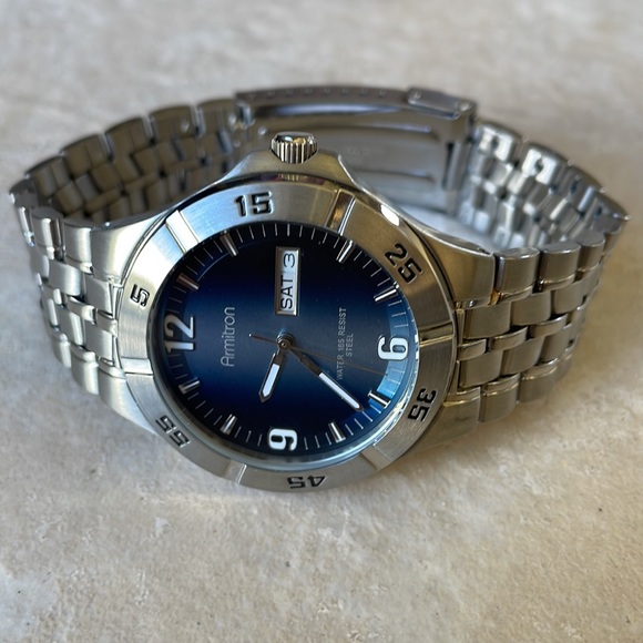 Armitron men battery water resistant 165ft stainless steel date&day - Picture 4 of 8